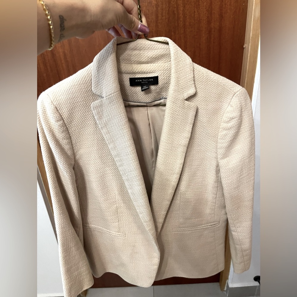Ann Taylor creme blazer good condition